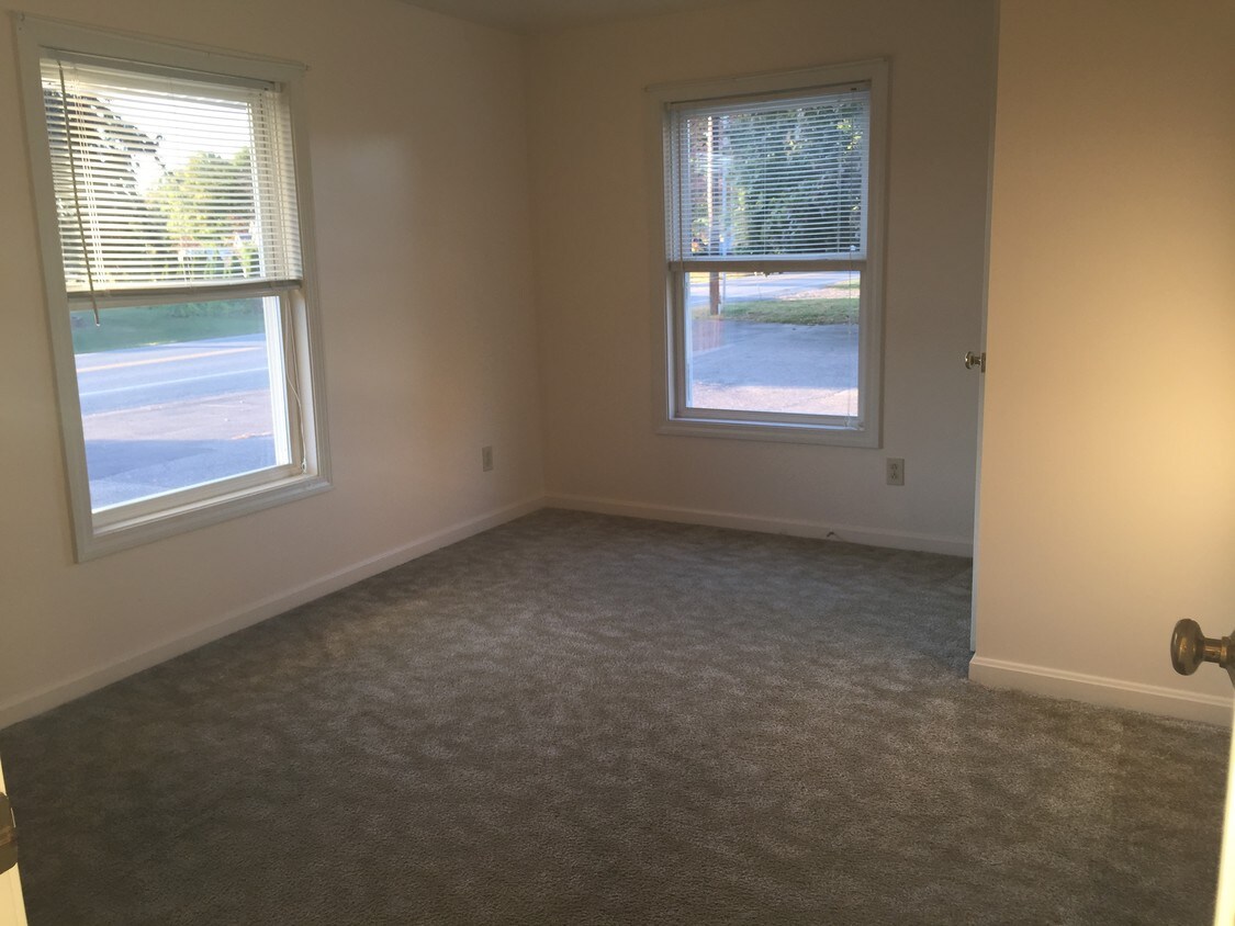 Bedroom 1 - 787 Malletts Bay Ave