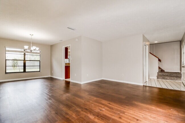 Foto del edificio - 15715 Country Lake Dr