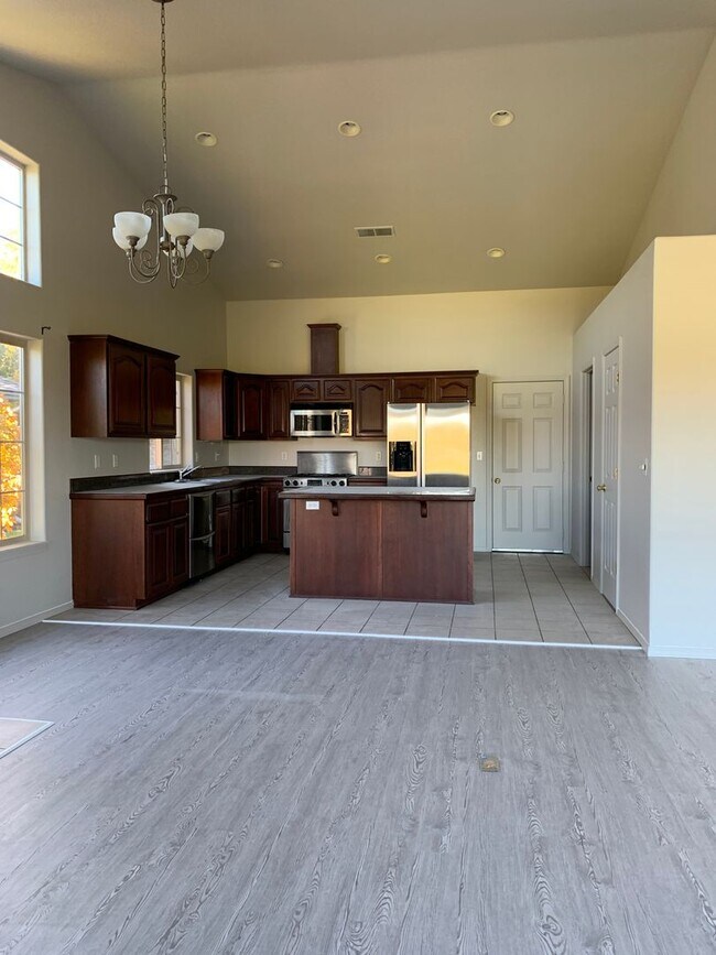 Foto del edificio - 3 Bedroom, 2 Bathroom Home - Harbor Isles