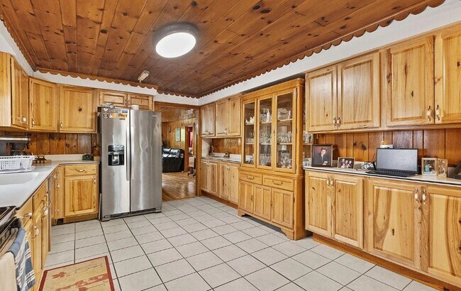 Building Photo - 3117 Noland Dr