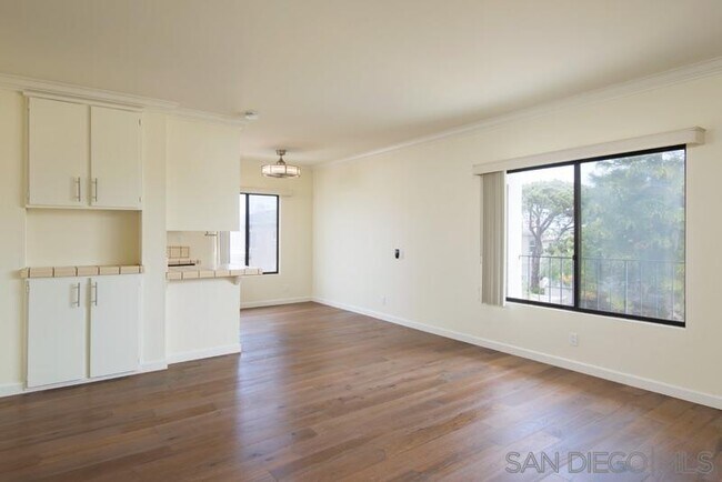 Foto del edificio - 3124 Ingelow St