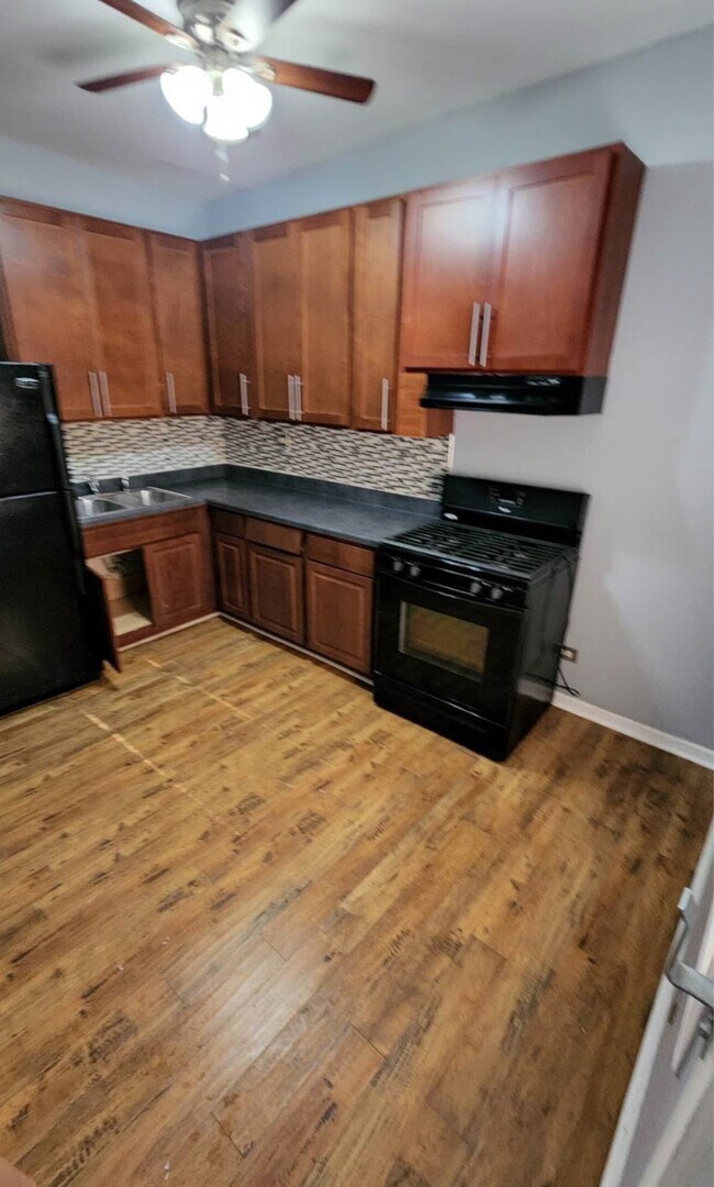 Foto del edificio - 8134 S Muskegon Ave