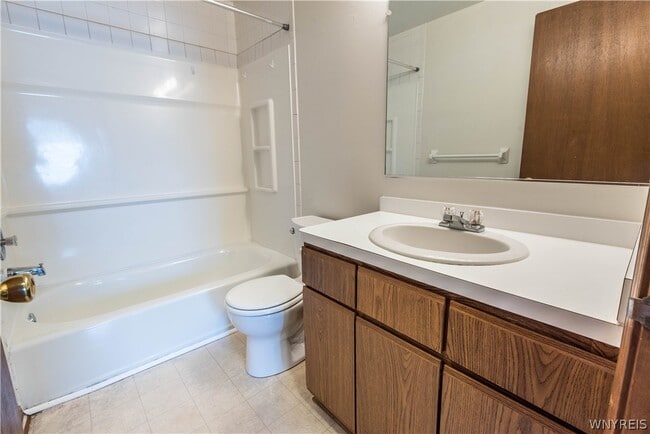 Building Photo - 325 Kaymar Dr