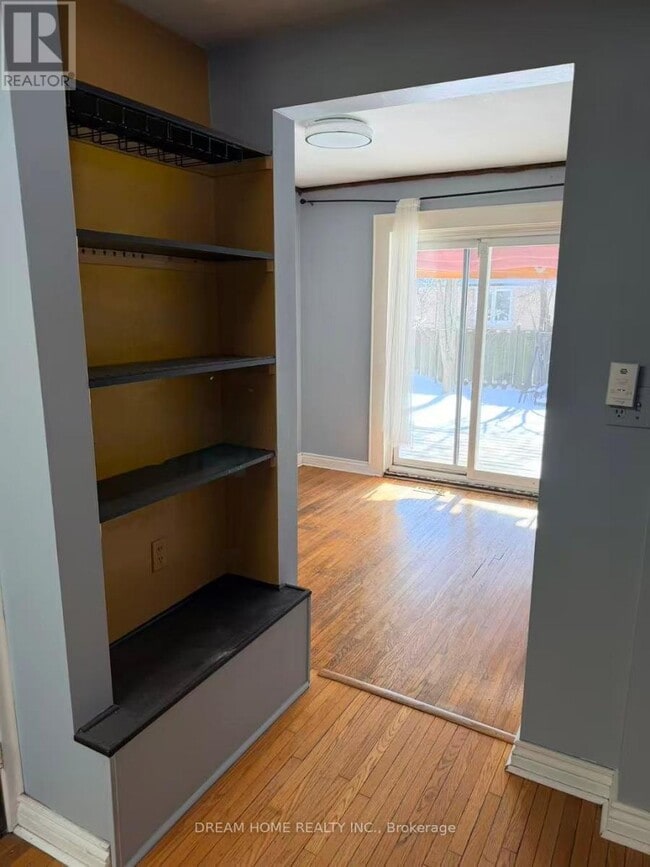 Photo du bâtiment - 520 Lynett Crescent