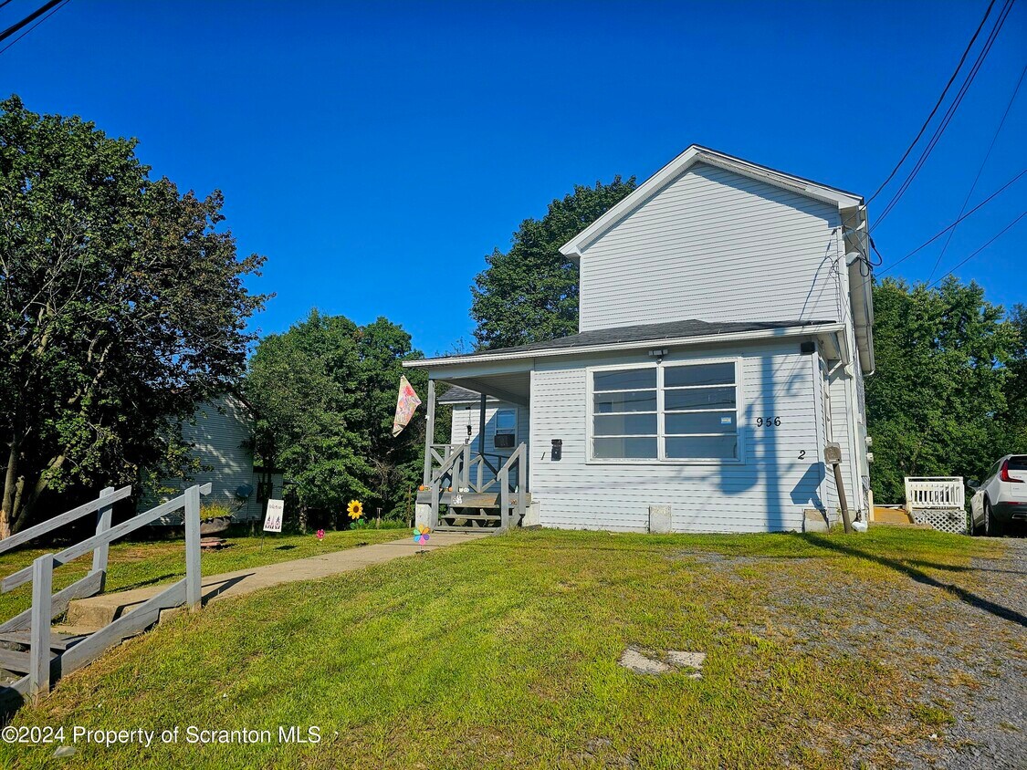 Primary Photo - 956 Wood St