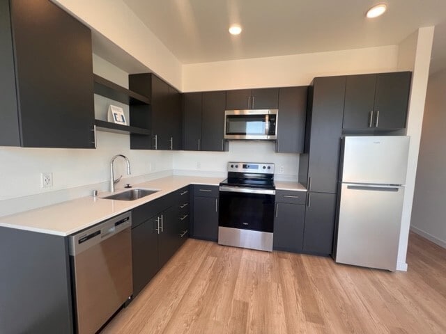 #515 Open 1BD, 1BA - 440SF Kitchen - Proctor Flats