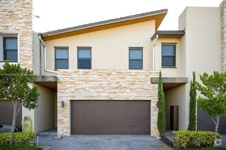 Building Photo - 7962 NW 105th Ct
