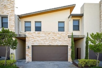 Building Photo - 7962 NW 105th Ct