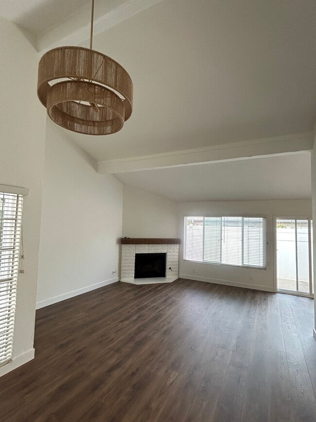 Sala de estar - 264 S Waverly St