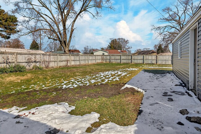 Foto del edificio - 7407 Saturn St