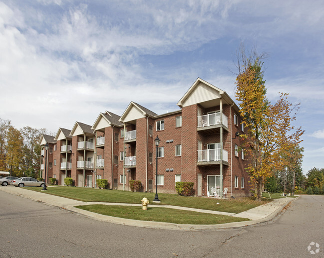 Building Photo - The Villages-Hickory Pointe