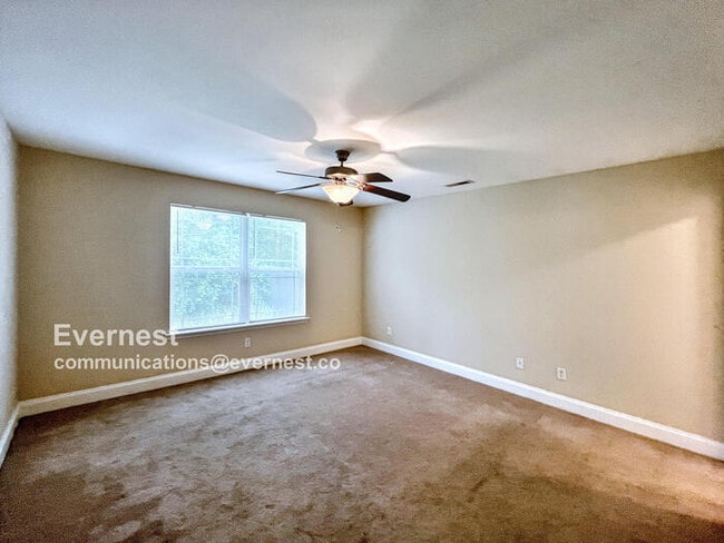 Building Photo - 1521 Southernwood Dr