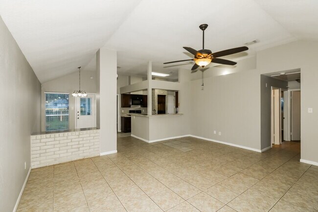 Foto del edificio - 19523 Lake Hollow Ln