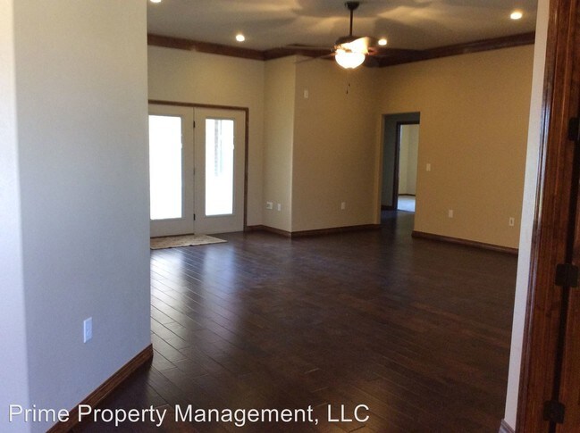 Building Photo - 4 br, 3 bath House - 601 Providence Circle