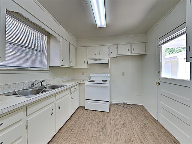 Building Photo - 8420 Whitney Dr