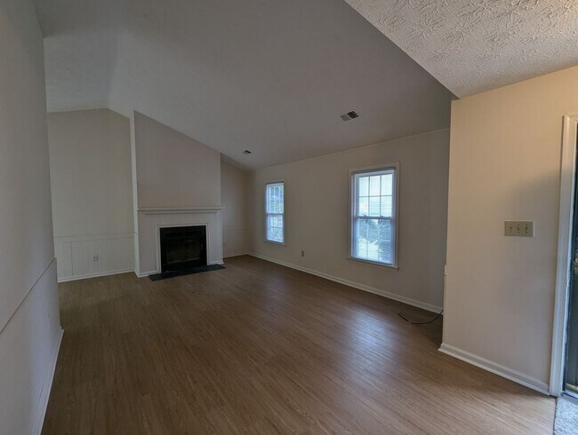 Foto del edificio - Newport News Home for Rent (3 bed/ 2 bath)