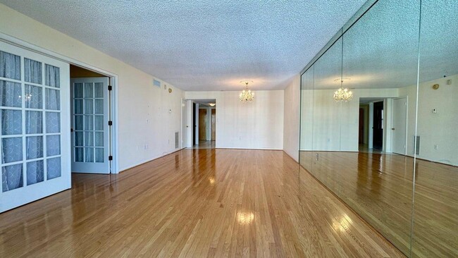 Foto del edificio - 3100 NE 48th St