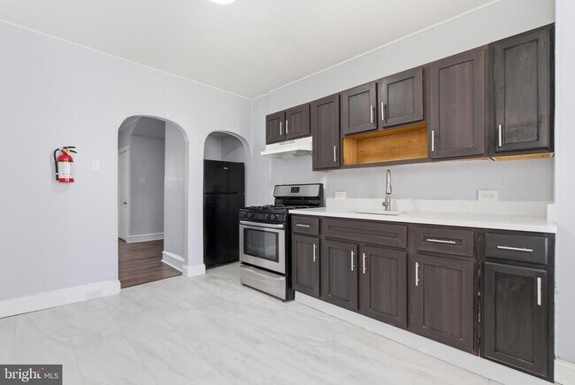 Foto del edificio - 2143 66th Ave