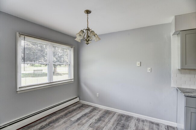 Building Photo - 110 Stonehurst Blvd