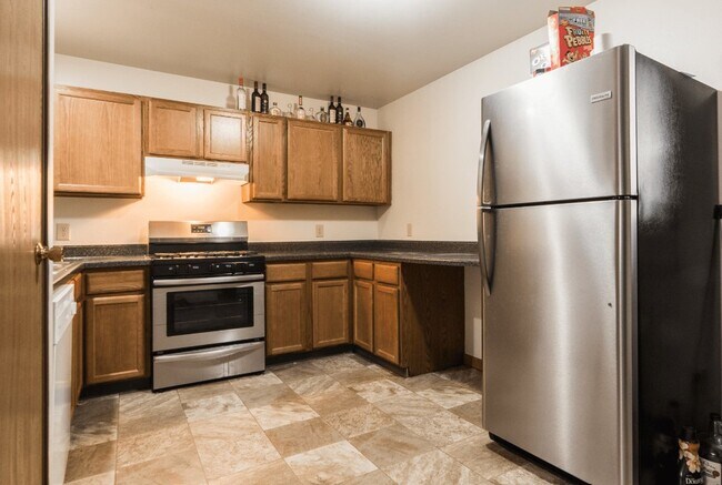 Building Photo - 809 Edgebrook Dr