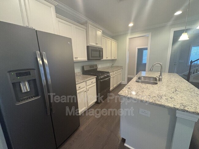 Building Photo - 4221 Scharite St