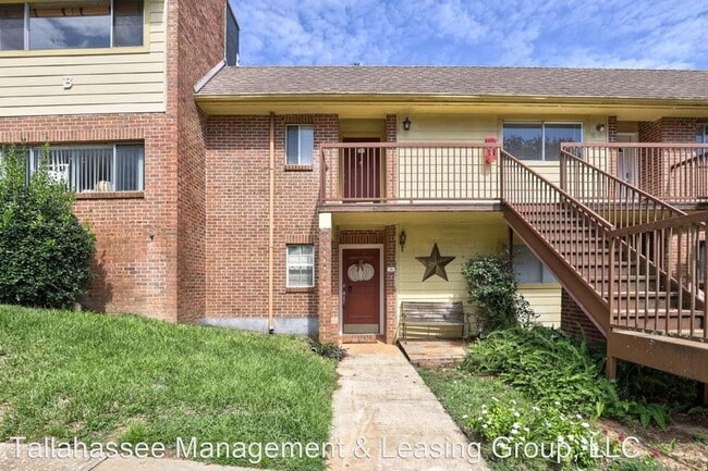 Building Photo - 1 br, 1.5 bath House - 2731- S Blair Stone...