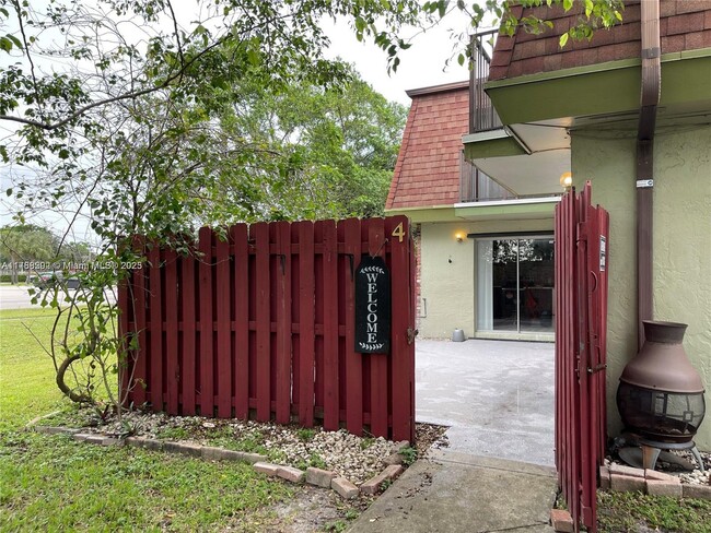 Building Photo - 2806 S University Dr