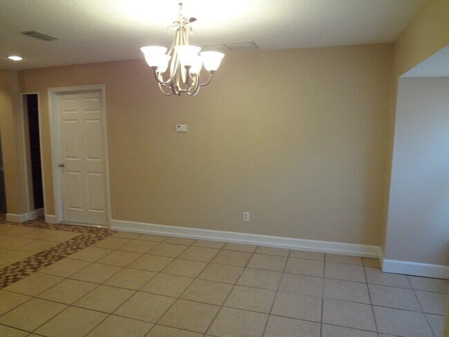 Foto del edificio - 3 bedroom home located on a Cul-De-Sac