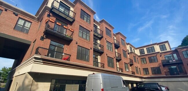 Foto del edificio - 414 McGrath Hwy