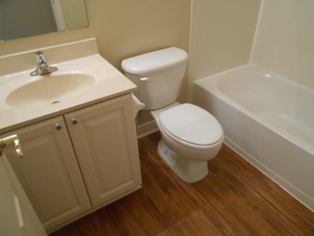 Foto principal - 6213 Womersley Drive