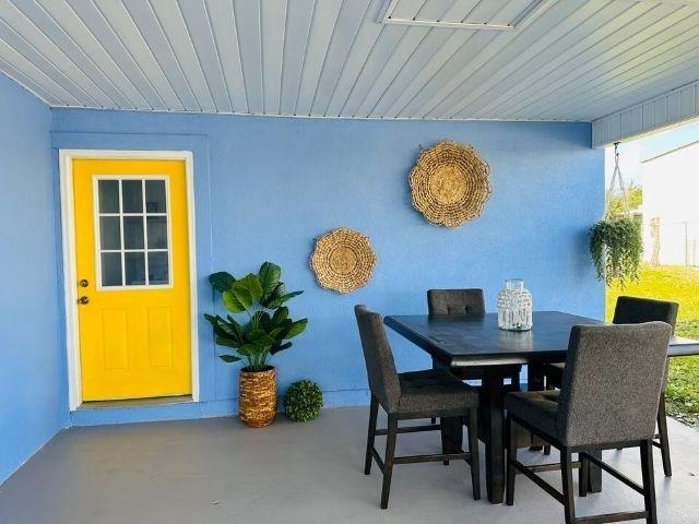 Foto del edificio - 4936 S Lakewood Dr