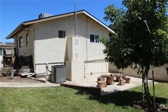 Building Photo - 2495 Vista Dr