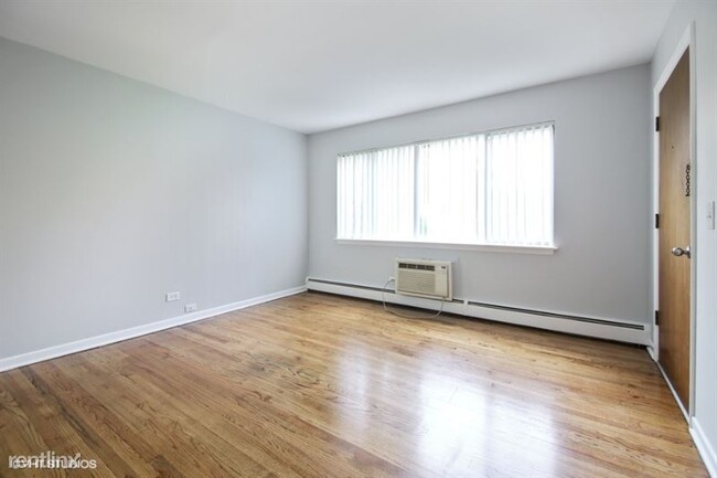 Building Photo - 2 br, 1 bath Apartment - 949 Waukegan Road