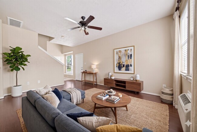 Foto del edificio - 5626 Claybeck Ln
