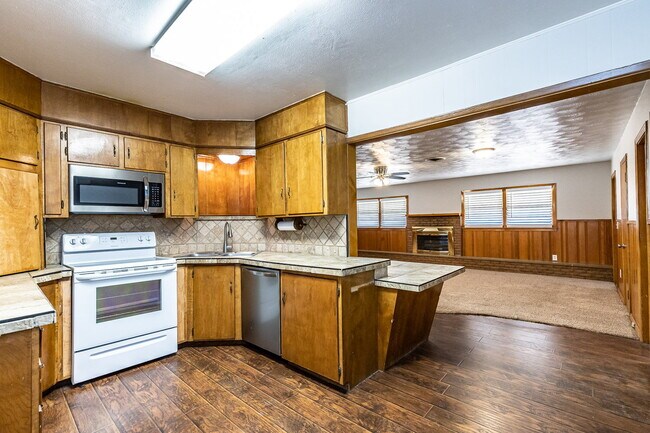 Foto del edificio - Cute 2/2 With Tons of Space, Minutes from Texas Tech!