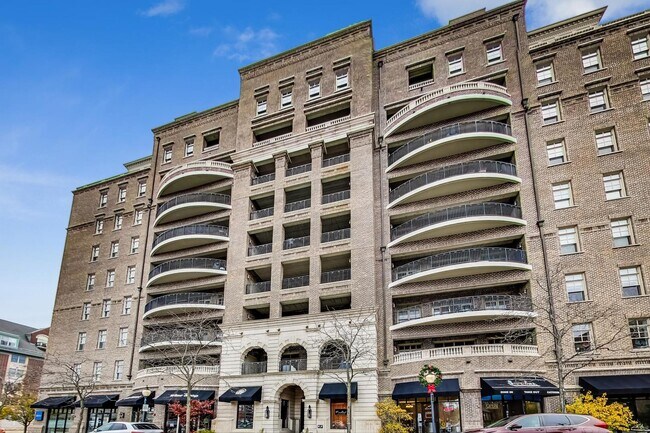Building Photo - 151 W Wing St