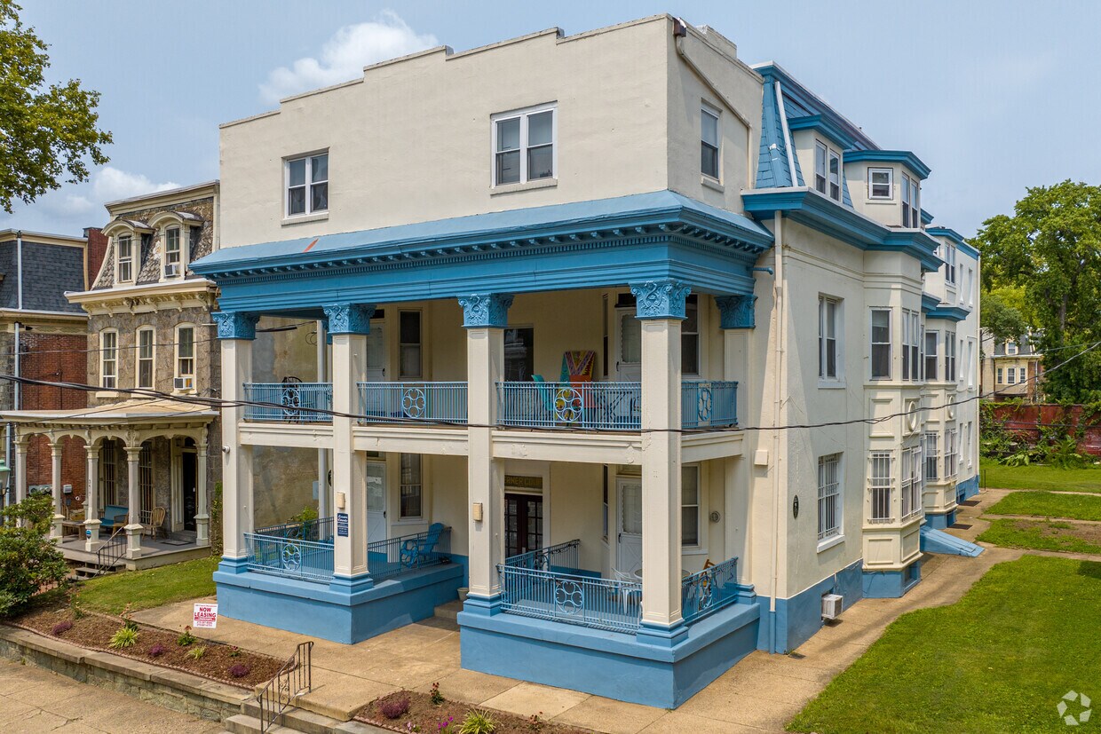 Foto principal - 3413-3415 Race St