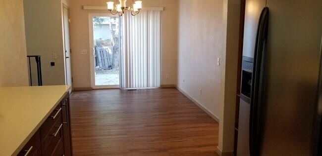 Dining room - 15833 E Navarro Pl