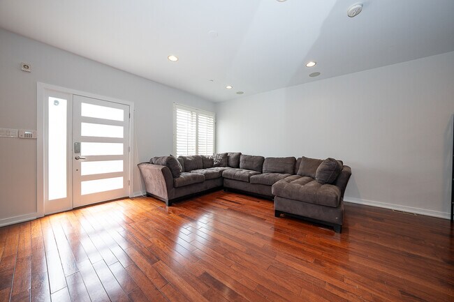 Foto del edificio - 601 Poplar St