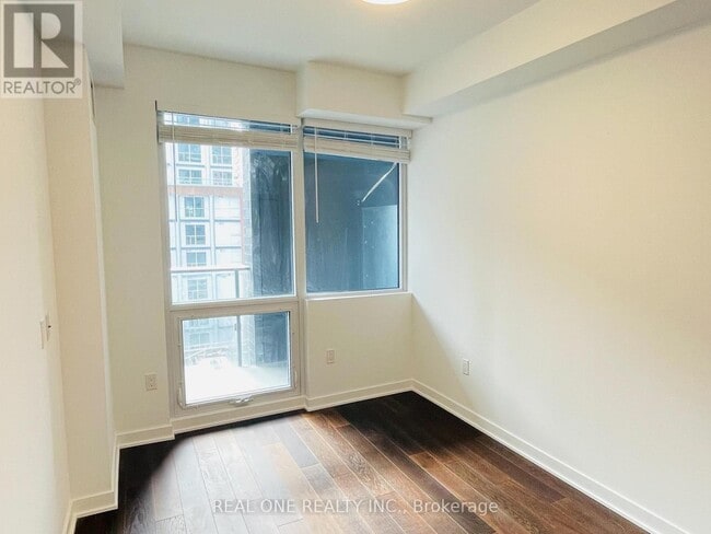 Building Photo - 115 Blue Jays Way