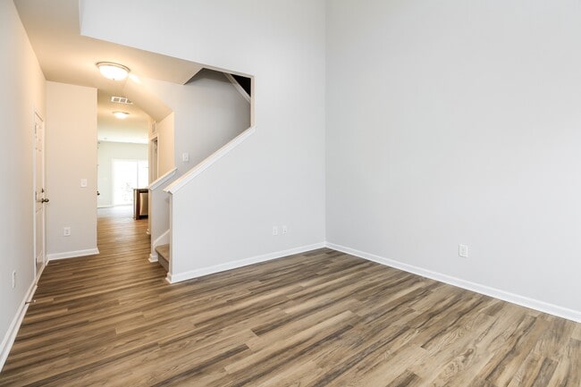 Building Photo - 2868 Summer Townes Wy