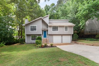 Building Photo - 9905 Lake Forest Way