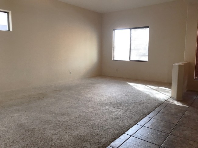 Foto del edificio - 8498 N. Sunny Rock Ridge Dr