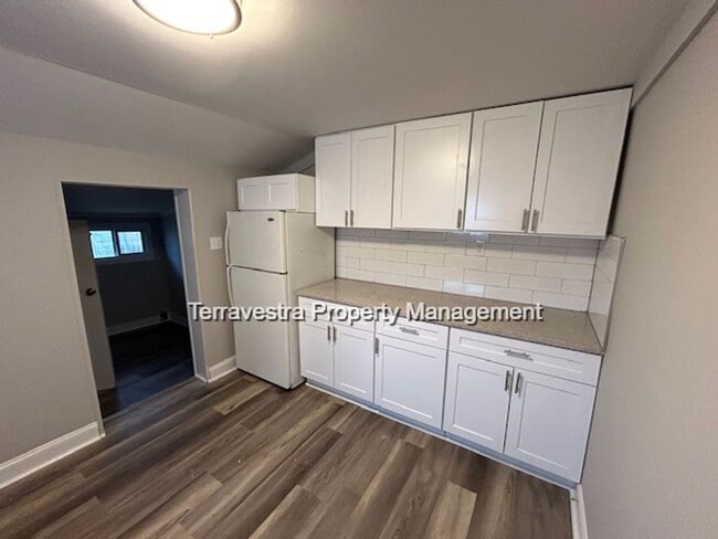 Foto del edificio - Lovely Renovated 3 Bed with parking! Eligible for $500 Security Deposit.