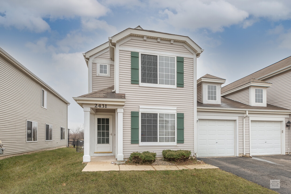 2431 Roxbury Ln, Montgomery, IL 60538 Townhouse for Rent in