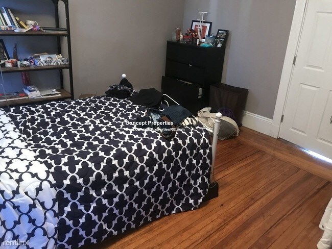 Building Photo - 4 br, 1 bath  - 368 Broadway # 2LR