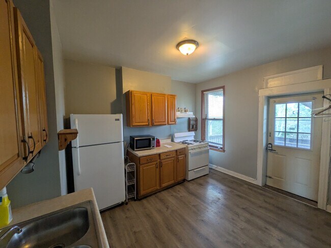 Foto del edificio - Updated 2BR/1BA in Pullman – Internet Incl...