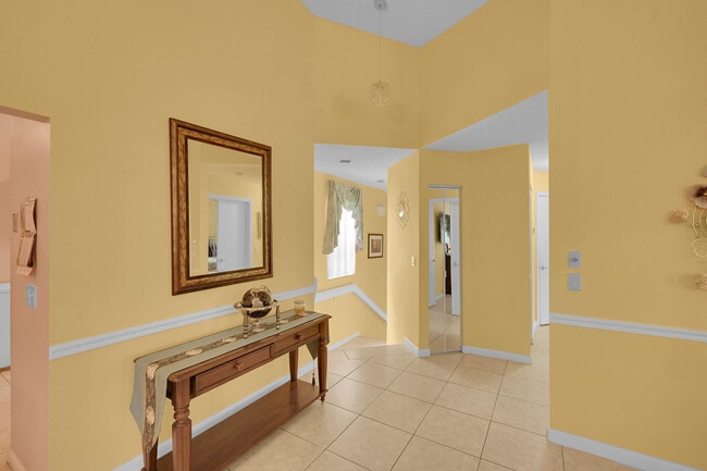 Building Photo - 5379 Verona Dr
