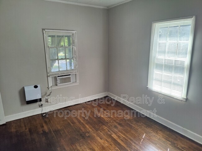 Foto del edificio - 1712 Grant Ave