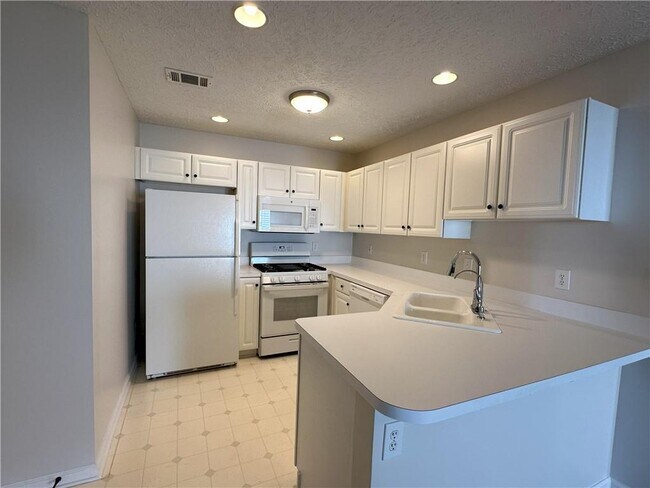 Building Photo - 205 Chelsea Ct